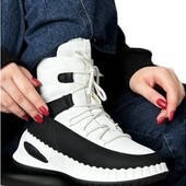 Великолепные зимние сапожки - кроссовки р.38/24