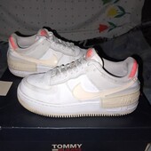 Кроссовки.р.р.37.5.стелька 23.5 см.в хорошем состоянии.Оригинал!