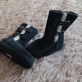 Теплі чобітки малечі в ідеальному стані.