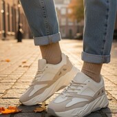 Крутезні стильні кросівки з пресованої шкіри ,якість супер