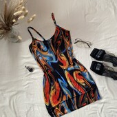 Стильна сукня на бретелях