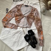 Кофтинка-топ бежевого кольору у китайському стилі