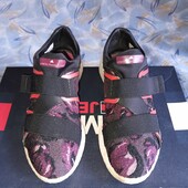 Кроссовки.р.р.38.стелька 23.5 см.в хорошем состоянии.Оригинал!