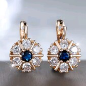 Сережки форма квітка синій кристал, циркони, позолота