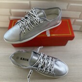 сріблясті перфоровані мокасини, кеди. 40 р