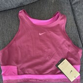 Новий топ від Nike
