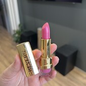 помада тестер у красивому відтінку