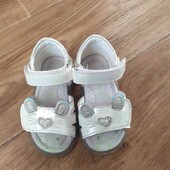 Босоножки на девочку 