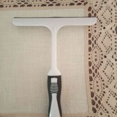 Очищувач автомобільного скла від льоду