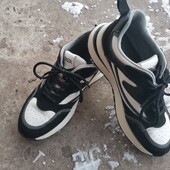 Натуральні шкіряні кросівки лонза