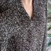 Чудовий трикотажний кардиган -букле в новому стані на пишні форми.!