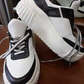 Кожаные демисезонные на массивной подошве.24см