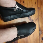 Новые шикарные туфли на скрытой танкетке.