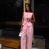 Яскравий костюмчик