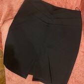 Стильна чорна мініспідниця