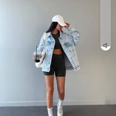 Курточка джинсова