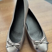 Розкішні шкіряні балетки від Insolia, розмір 41, стелька 26,5см.