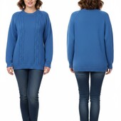 Чудесный теплый свитер -гольф на красивые формы.