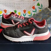 Кроссовки.р.р.38.5.стелька 24.5 см.в хорошем состоянии.Оригинал!