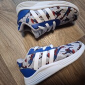 Фірмові зручні красовки Adidas