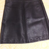 Стильна спідниця зі шкірозамінника