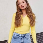 Кофтинка з гудзиками.