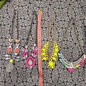 Бусы, ожерелье, кулон, одно изделие на выбор.