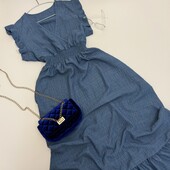 Сукня в гарному кольорі