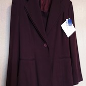 Новый костюм с юбкой р. 36 (евро).
