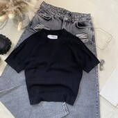 Щільна кофтинка в рубчик у чорному кольорі