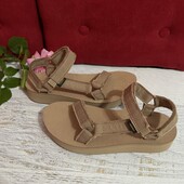 Teva,оригінал,із текстилю,розмір 38,устілка 25