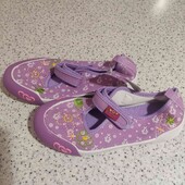 Макасини на липучках.