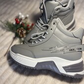 Кроссовки - ботінки