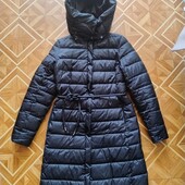 Жіночий пуховик у стані 5+