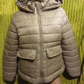Демисезонная легкая с капюшоном курточка.пог:55см,50см
