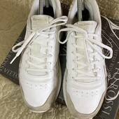 Фирменные кожаные кроссовки "reebok". Размер 39. Стелька – 25 см. в отличном состоянии. оригинал!