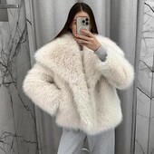 Футро шуба еко біла Stradivarius