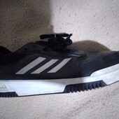 Чудові кросси унісекс шкіра Adidas ,. розміри 37- 23.5 см