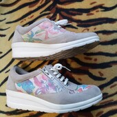 Кросівки натур.замша, шкіра з квітковим принтом бренд Heavenly Soles р-р 39, 40/ 26см.