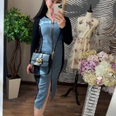 Стильное платье силуэтное миди
