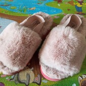 Мехові тапочки 40-41 р. меховые тапочки 40-41 р. заміри на фото теплі мехові тапочки на високій під