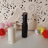Напівпрозора губна помада H&M Sheer Lip Colour з олією ши та гіалуроновою кислотою