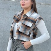 Стильна вкорочена жилетка